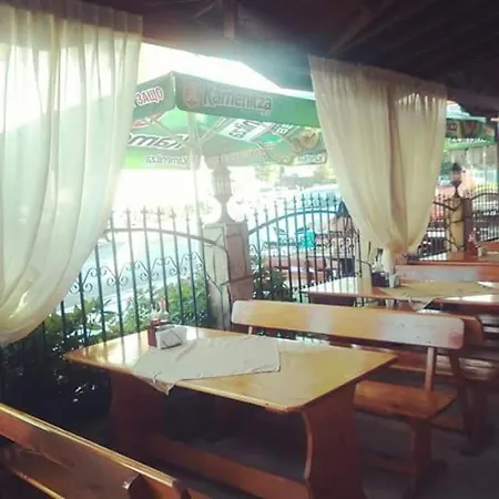 Vila Victoria Primorsko 公寓式酒店