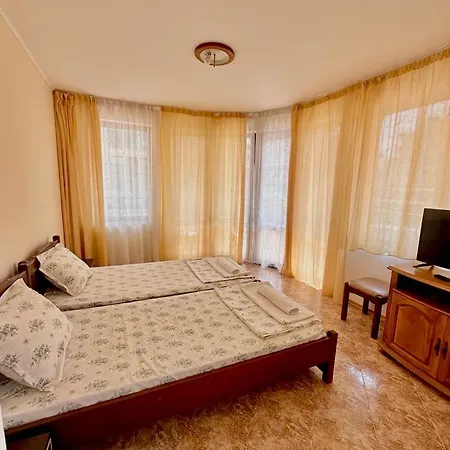 Vila Victoria Primorsko * 普里莫尔斯科